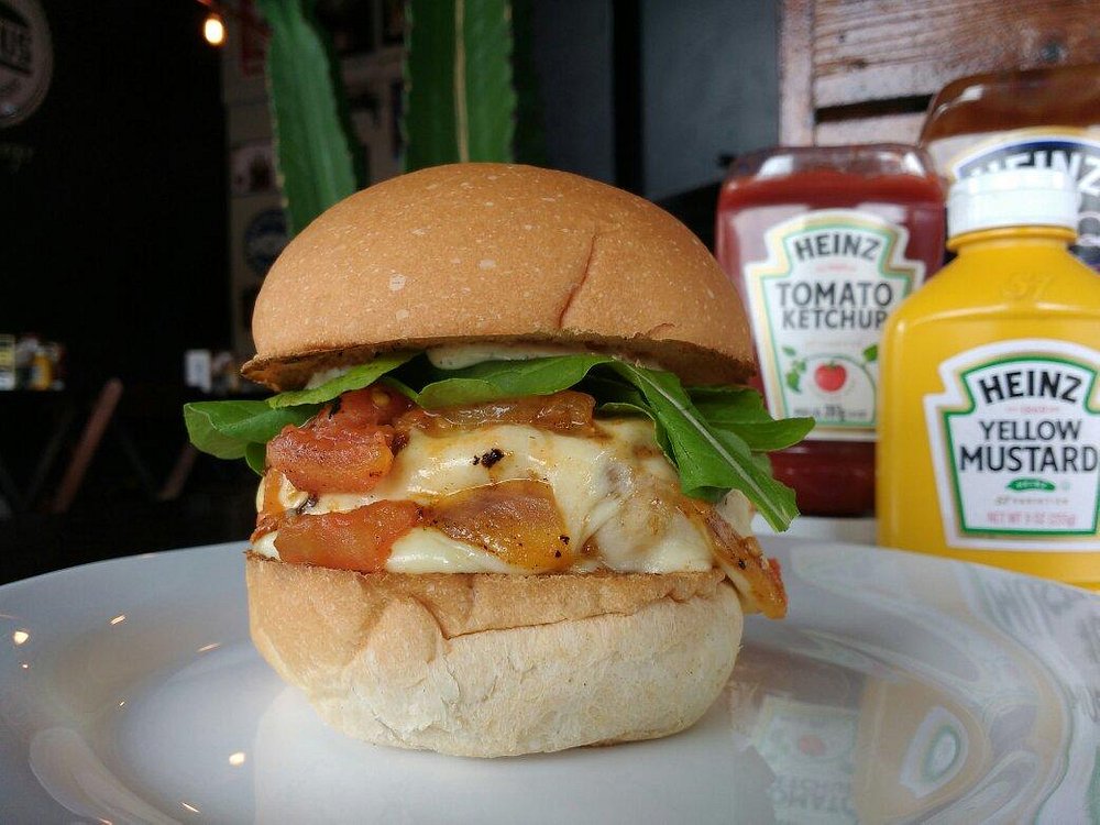 Review by Luiza - Classic Burger